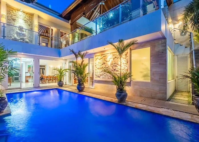Aq-va & Seminyak 4*
