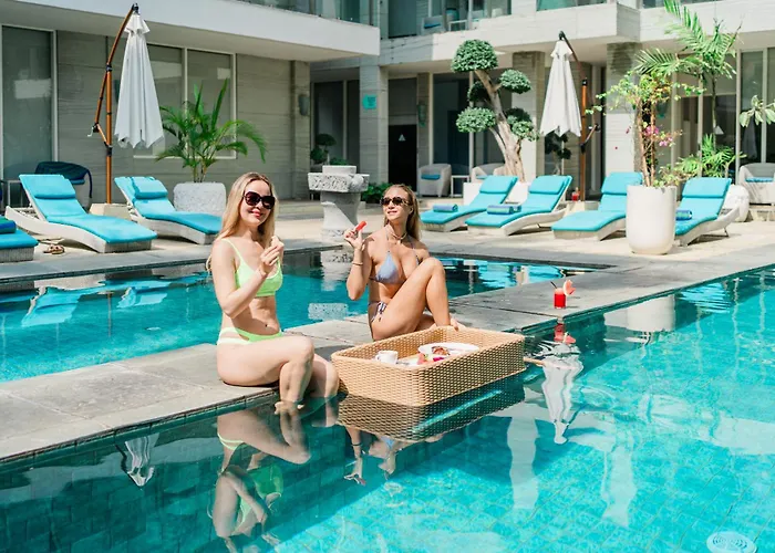 Aq-va & Seminyak Legian (Bali)