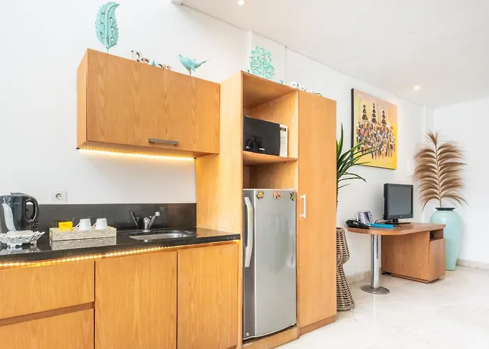 Aq-va & Seminyak Hotel