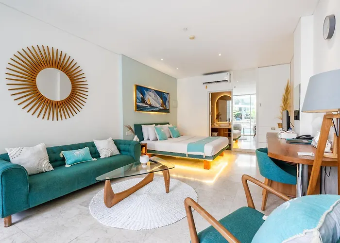Aq-va & Seminyak Legian (Bali)