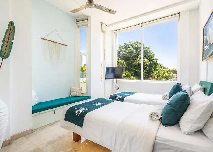 Hotel Aq-va & Seminyak Legian (Bali)