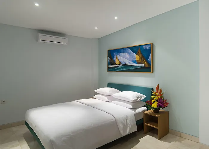 Aq-va & Seminyak 4*