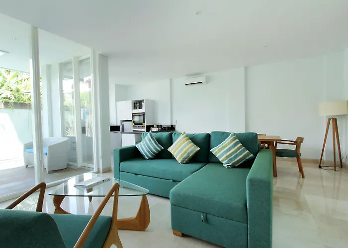 Aq-va & Seminyak Hotel 4*