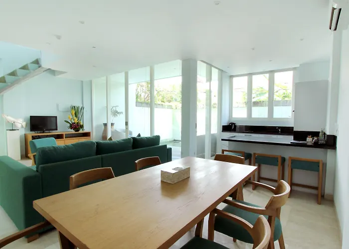 Hotel Aq-va & Seminyak Legian (Bali)