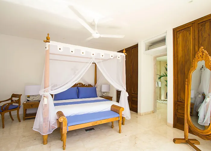 Aq-va & Seminyak 4*