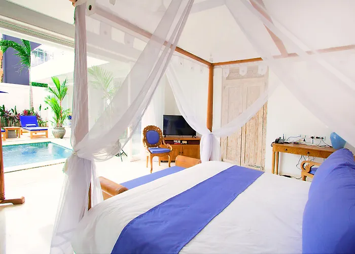 Aq-va & Seminyak 4*