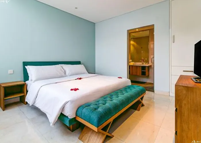 Aq-va & Seminyak Hotel 4*