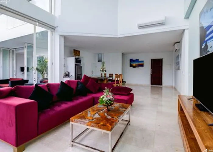 Aq-va & Seminyak Hotel 4*