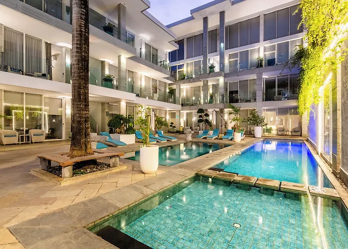 Aq-va & Seminyak Hotel Legian (Bali)