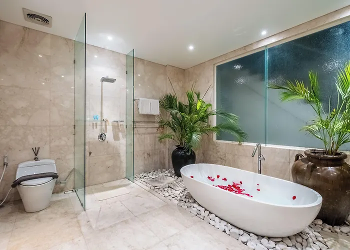 Aq-va & Seminyak 4*